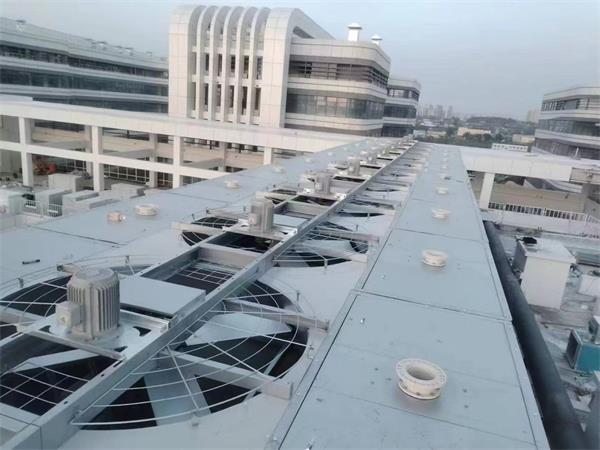鍍鋅鋼冷卻塔與玻璃鋼冷卻塔